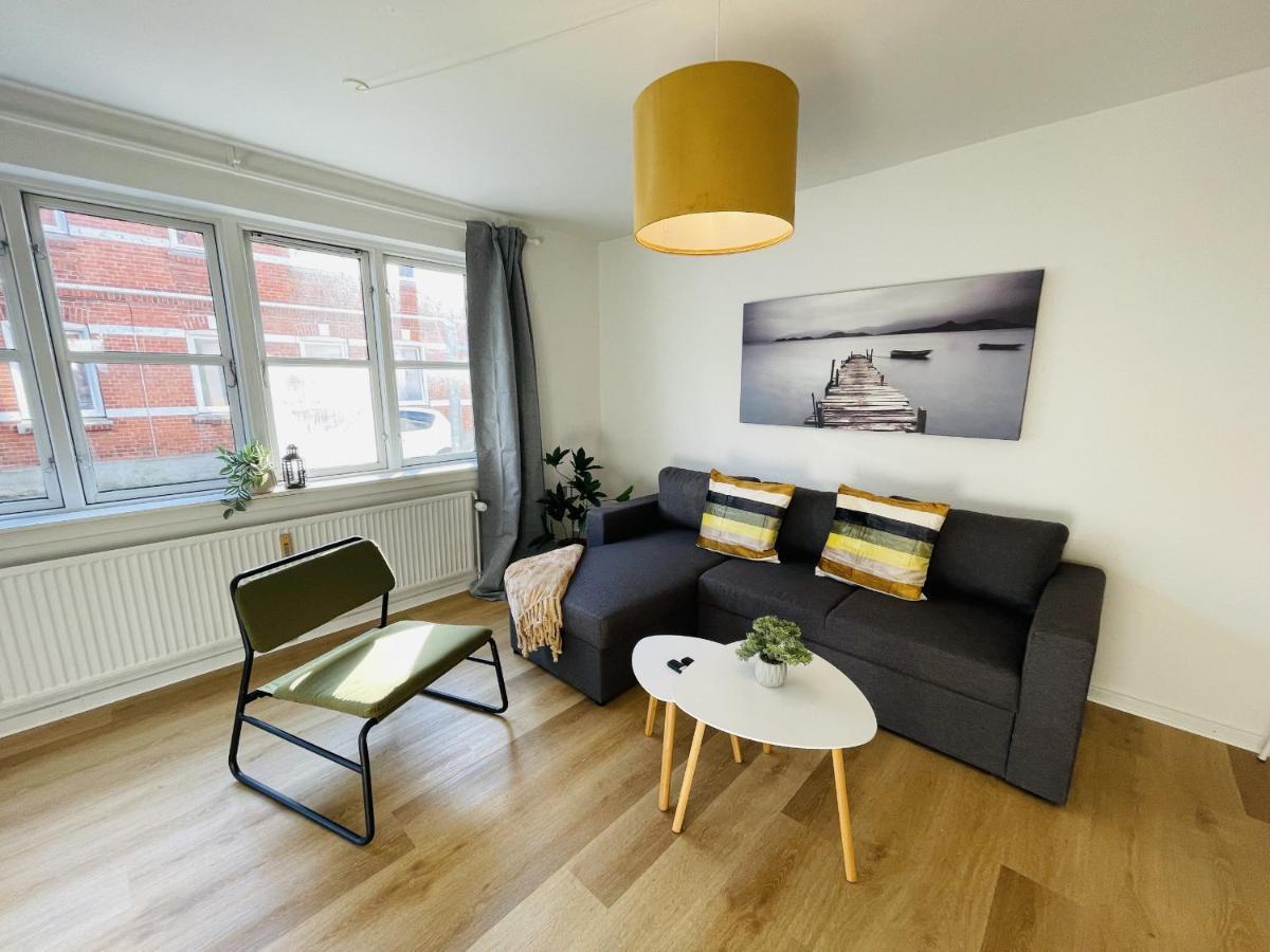 Aday - Central Terrace Apartment In Hjørring Exterior foto